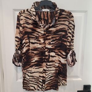 Calvin Klein tiger print roll up sleeve two pocket button down shirt size large